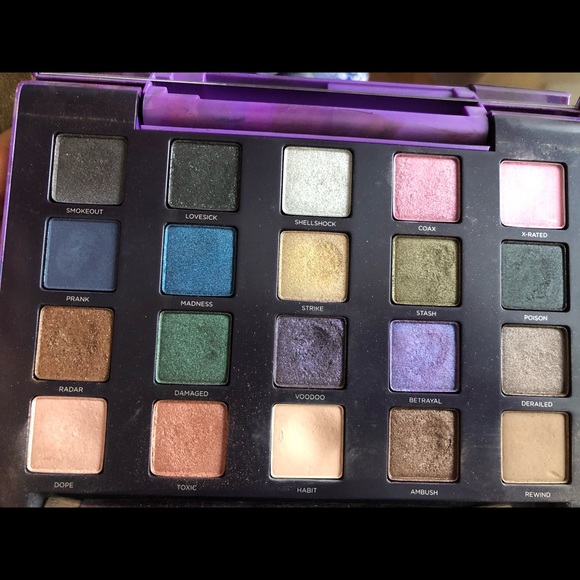 LIMITED EDITION URBAN DECAY UD VICE 2 EYESHADOW PALETTE MAKEUP EUC - Picture 4 of 9